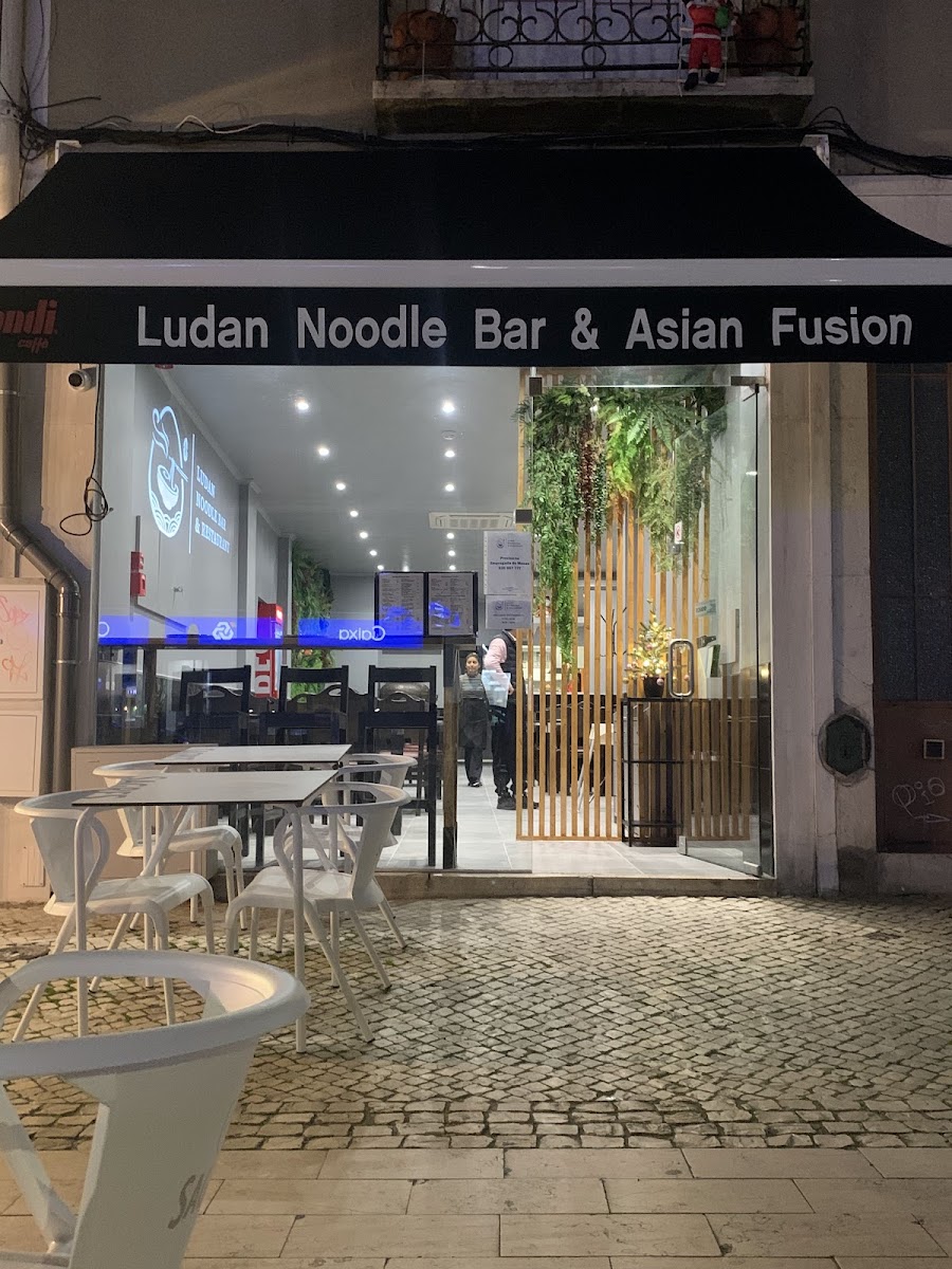 Ludan Noodle Bar & Asian Fusion